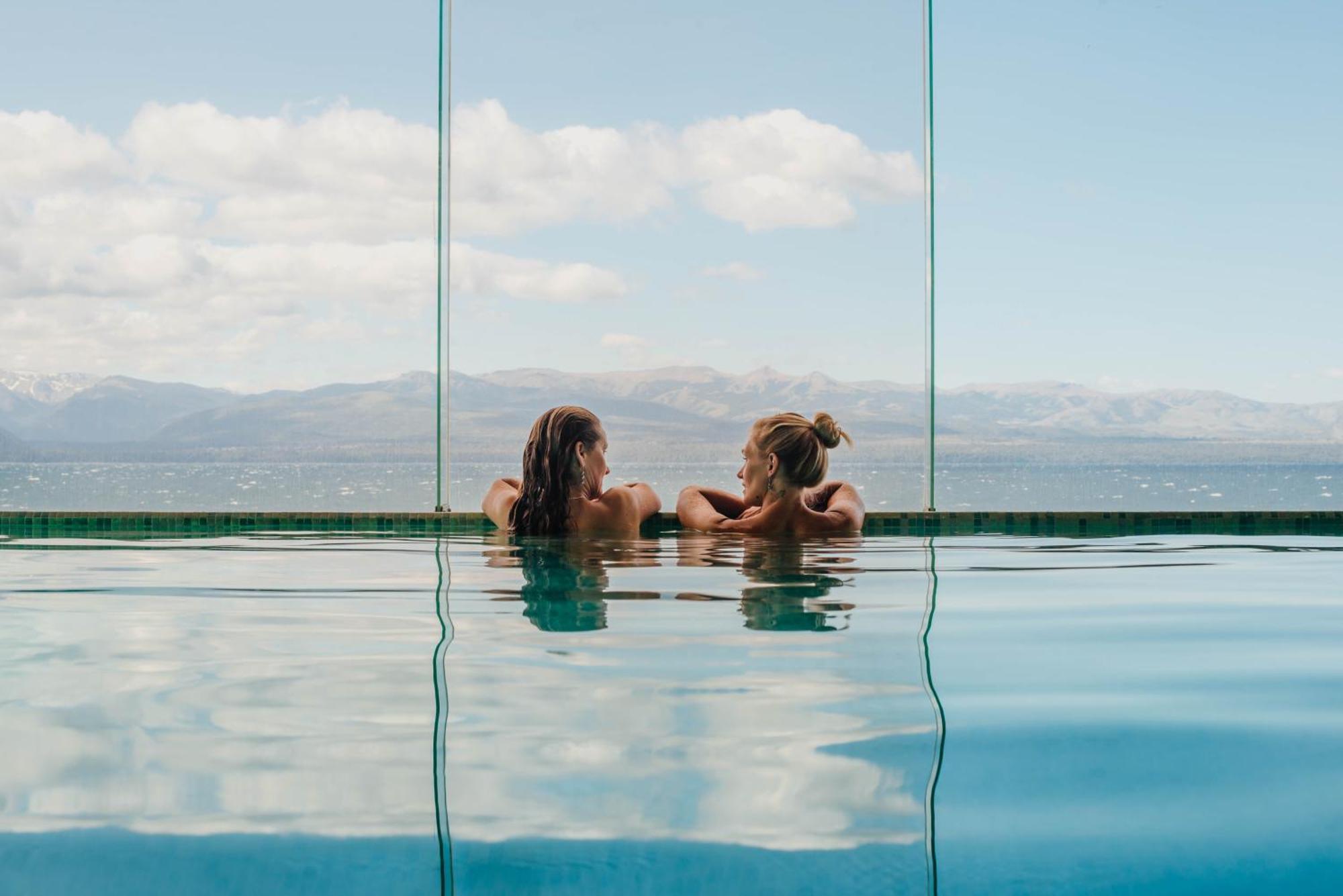 فندق أجنحة وسبا ألما ديل لاغو سان كارلوس دي باريلوتشي المظهر الخارجي الصورة Infinity pool