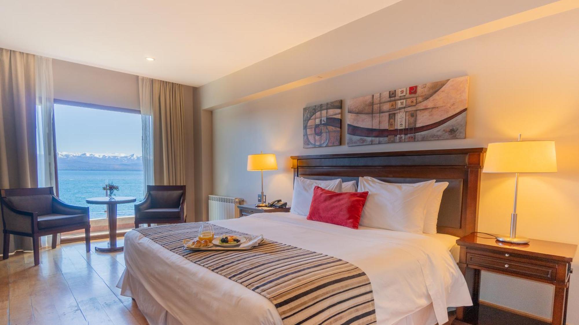 فندق أجنحة وسبا ألما ديل لاغو سان كارلوس دي باريلوتشي المظهر الخارجي الصورة A room at the hotel