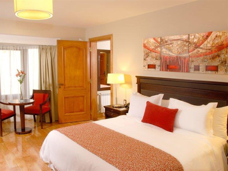 فندق أجنحة وسبا ألما ديل لاغو سان كارلوس دي باريلوتشي المظهر الخارجي الصورة A room at the hotel
