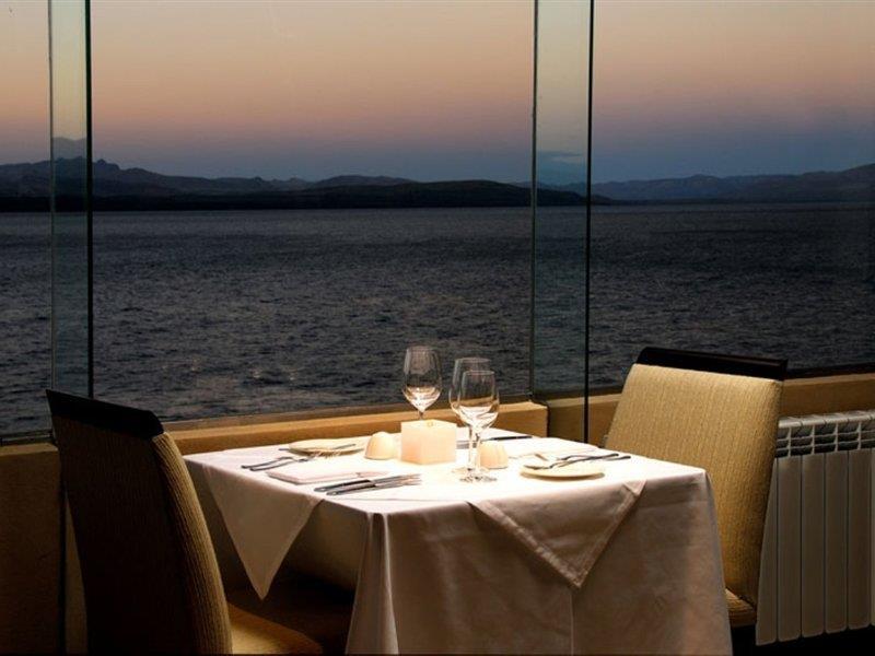 فندق أجنحة وسبا ألما ديل لاغو سان كارلوس دي باريلوتشي المظهر الخارجي الصورة Restaurant