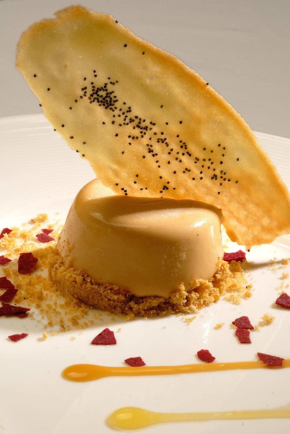 فندق أجنحة وسبا ألما ديل لاغو سان كارلوس دي باريلوتشي المظهر الخارجي الصورة A semifreddo dessert